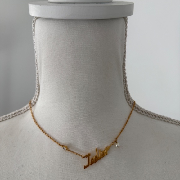 Dior JADOR Gold Finish Metal Necklace with Resin Pearl & Faux Diamond Designer - Picture 8 of 11
